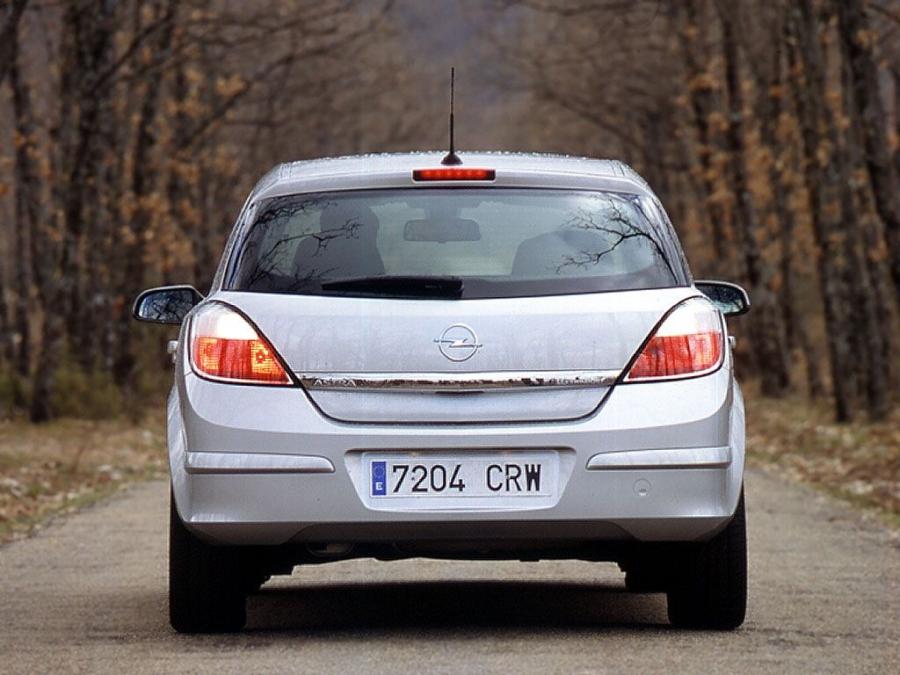  Opel Astra Hatchback 2004 года  (фото 6 из 27)